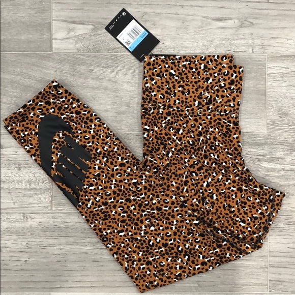 Nike Sportswear Animal / Leopard Print Leggings - Picture 9 of 11